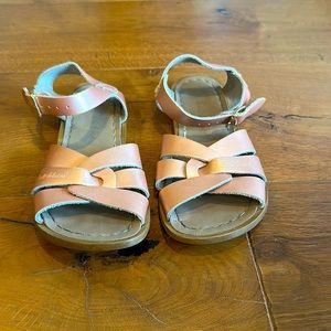 Salt Water Leather sandal kids Rose Gold sz 1